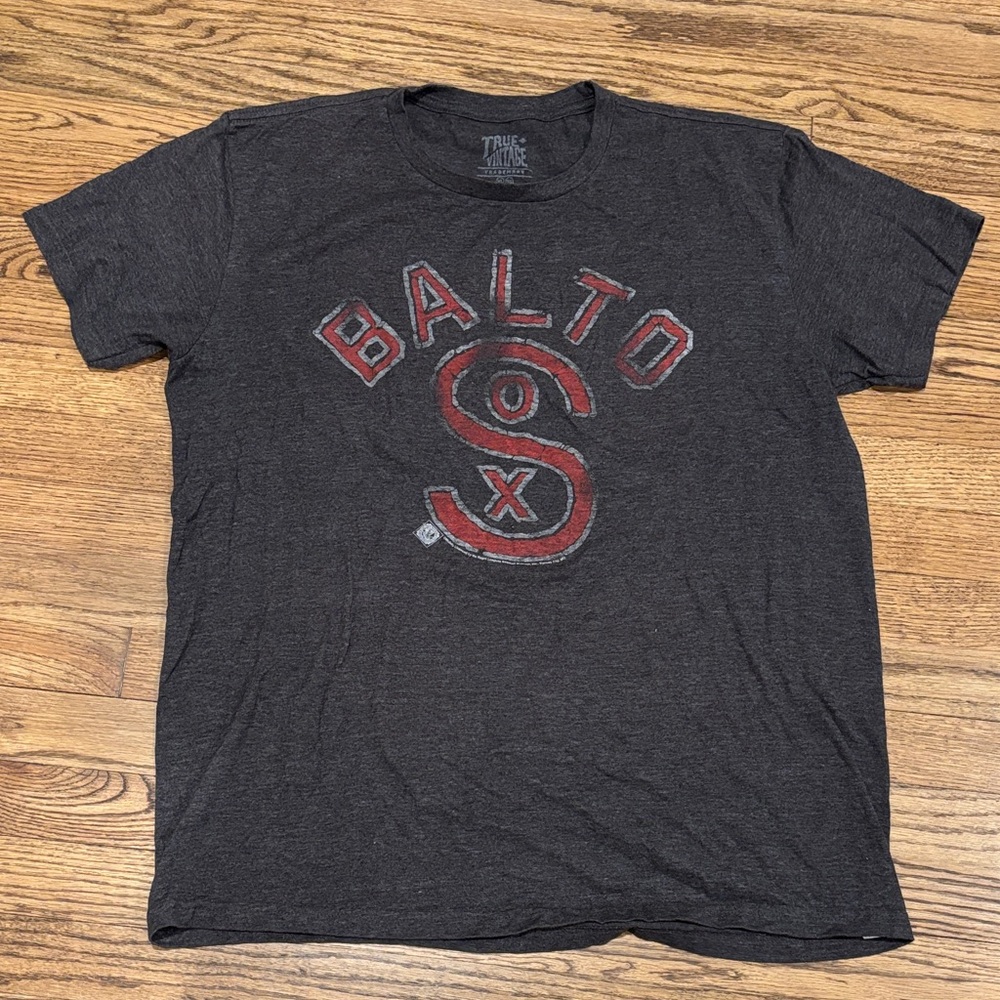 Men's Dark Gray Balto Sox Graphic T-Shirt XL